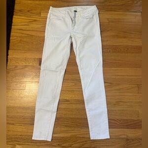 American Eagle white super stretch skinny jeans